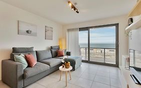Huswell - Cosy Apartment With Amazing Beach View